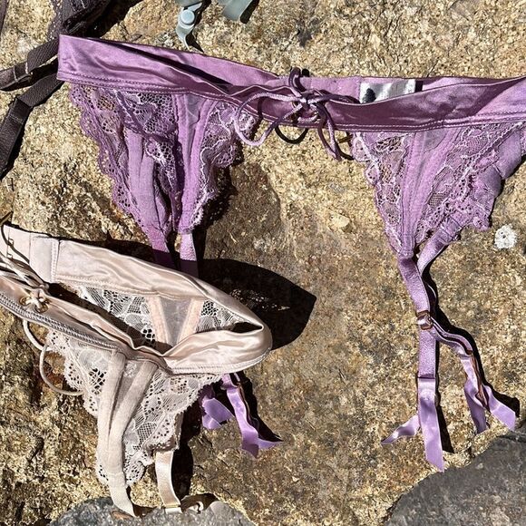 Victoria’s Secret Garters - Picture 6 of 11